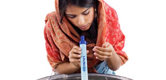 LifeStraw Purifies Contaminated Water