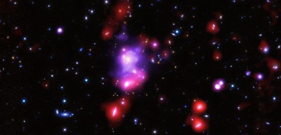 Mammoth Galaxy Cluster Holds the Mass Equivalent of 400 Trillion Suns