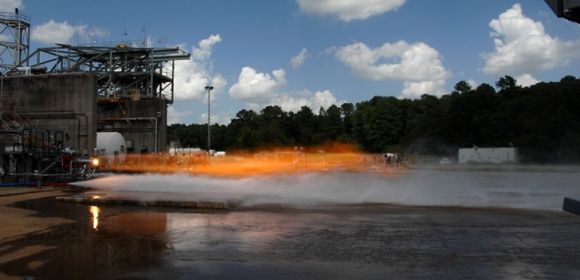 NASA Tests First 3D Printed Rocket Engine Injector – Video