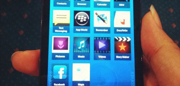 New Photo of BlackBerry 10 L-Series (Full Touch) Emerges