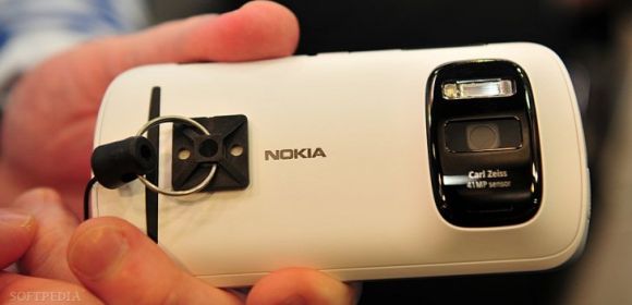 Nokia 808 PureView Now Available in Jordan for $635 USD, Includes Free Tripod