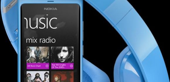 Nokia Lumia 900 and Lumia 800 Available in the UK with Free Monster Headphones