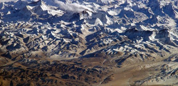 Organic Pollutants Are Accumulating in the Himalayas and the Tibetan Plateau