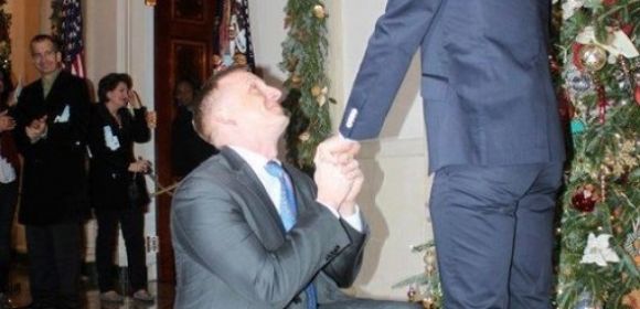 Photo of the Day: First Gay Marriage Proposal at the White House
