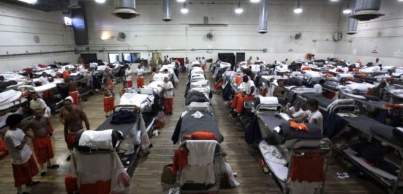 Pictures from Inside US’ Overcrowded Prisons Emerge