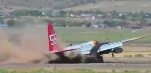 Pilot Performs Emergency Landing After Gear Failure [Video]