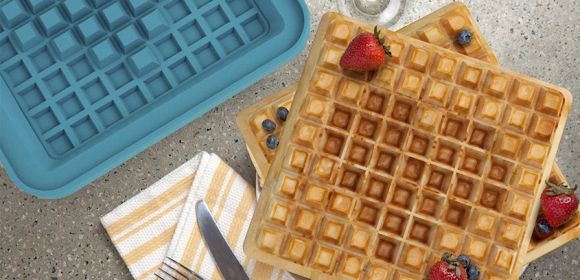 Poke-a-Pixel Wafflemaker Roasts Patterns into Your Breakfast – Gallery