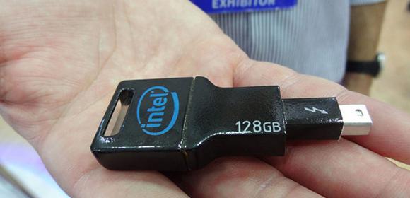 Prototype Thunderbolt Flash Drive from Intel Puts All Others to Shame