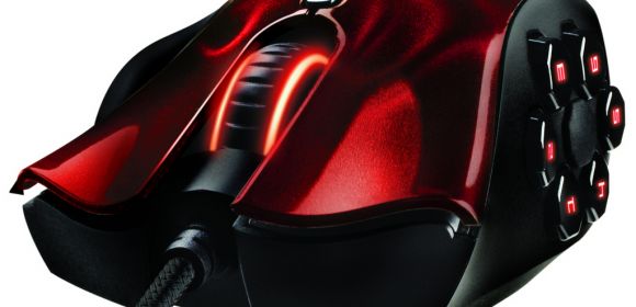 Razer Naga Hex Wraith Red Gaming Mouse Appears