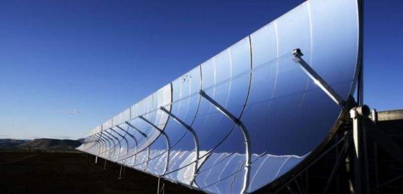 Reflective Plastic Replaces Glass in Solar Energy Conversion