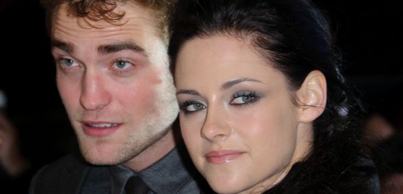Robert Pattinson Possibly Cheating with Sarah Roemer