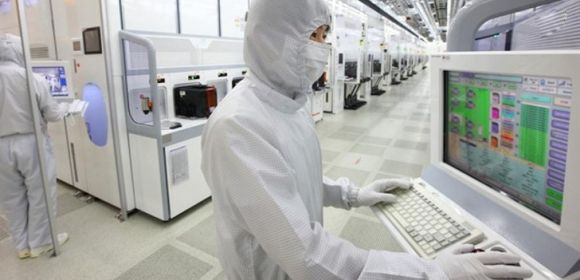 Samsung Apologizes for Fatal Acid Leak