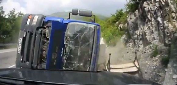 Shocking, Crazy Russian Road Accidents as Seen on a Dashcam – Video