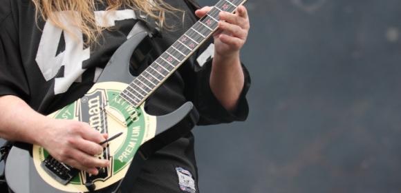 Slayer Guitarist Jeff Hanneman Dies Aged 49