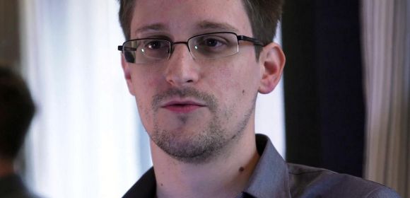 Snowden Denies Giving Information to the Russian or Chinese Govt