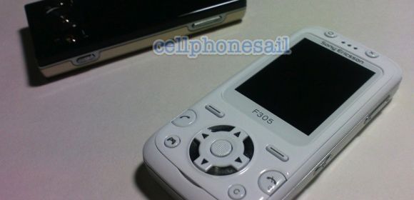 Sony Ericsson's F305 vs. G705 in Live Images