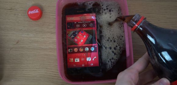 Sony Xperia Z3 Takes and Passes the Coca Cola and Nutella Tests, but Why Would Anyone Do That?