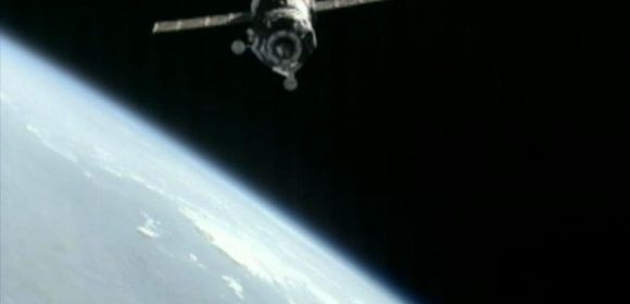 Soyuz TMA-05M Docks to the ISS