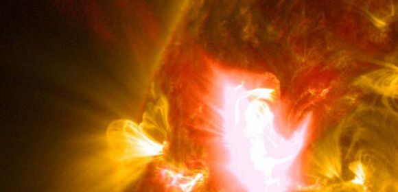 Sun Releases M-Class Solar Flare on April 2