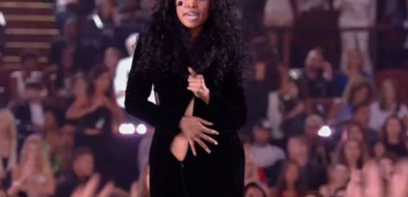 VMAs 2014: That Nicki Minaj Wardrobe Malfunction Was Fake, Staged During Rehearsals – Video