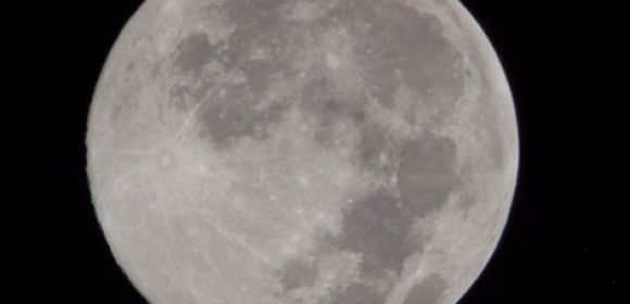 Watch: Full Moon Rising in Real Time