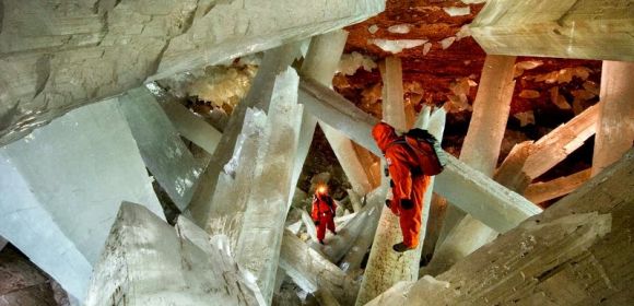 Watch: How You Can Drown on Land in Mexico's Giant Crystal Cave