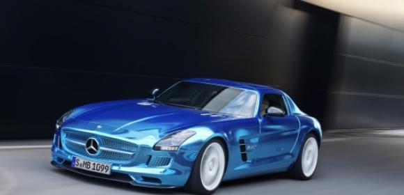 Watch: Mercedes-Benz's SLS AMG Coupe Electric Drive Greets the Public
