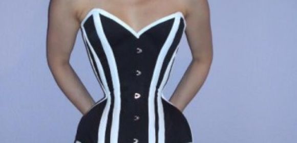 Woman Has Been Wearing Corsets for 3 Years, Wants World’s Tiniest Waist – Video