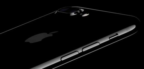 Apple Launches the Water-Resistant iPhone 7
