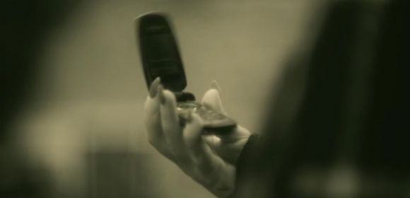 Here’s Why Adele Uses a Flip Phone in the “Hello” Music Video
