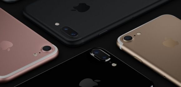 iPhone 7 Sold Out Worldwide As Buyers Don’t Seem to Care About Headphone Jack