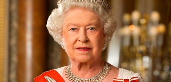 Some Guy Wrote to Queen Elizabeth II Asking Her to Take Back the US