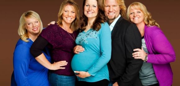TLC’s Sister Wives Plagued by Cheating Scandal: First Wife Meri Got Catfished, Had an Affair - Video