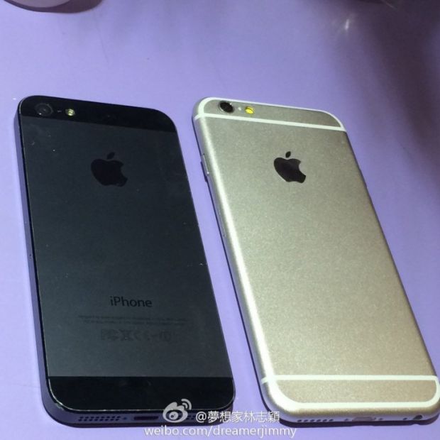 Another shot of the purported iPhone 6 next to a current-generation handset