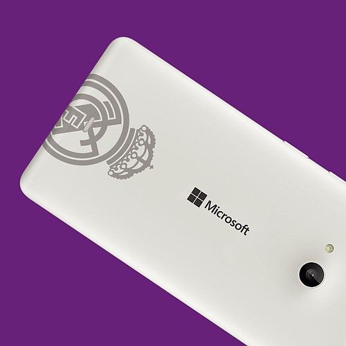 Microsoft Lumia 535 Dual SIM Real Madrid edition (back side)