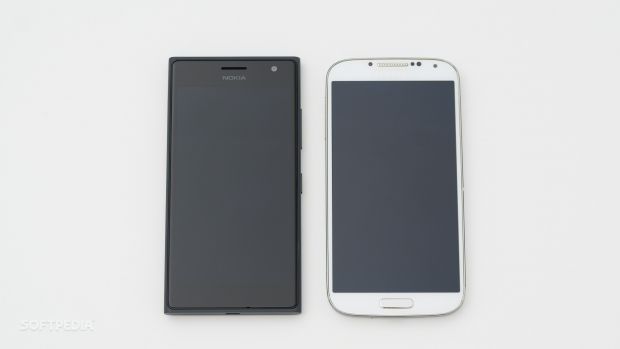 Nokia Lumia 735 vs. Samsung Galaxy S4