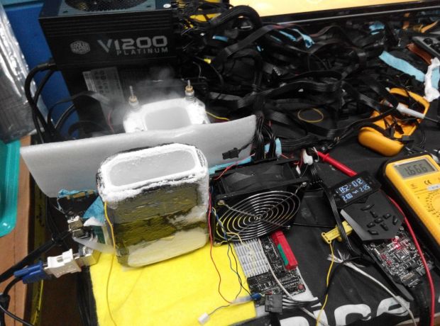 Strix GTX 980 being overclocked with LN2 cooling