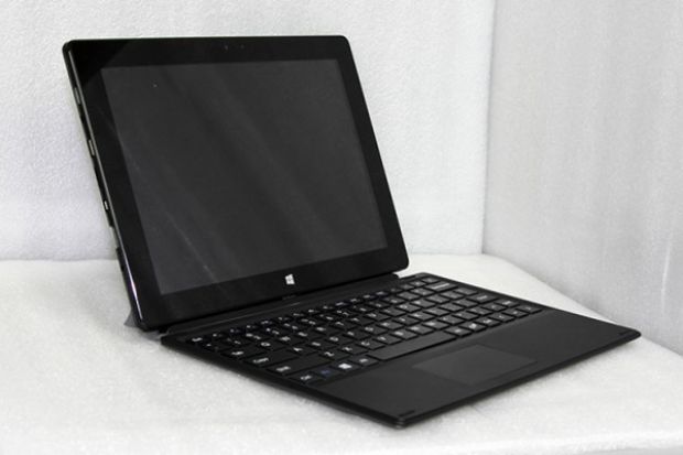 The Pipo W3 looks like a Surface tablet