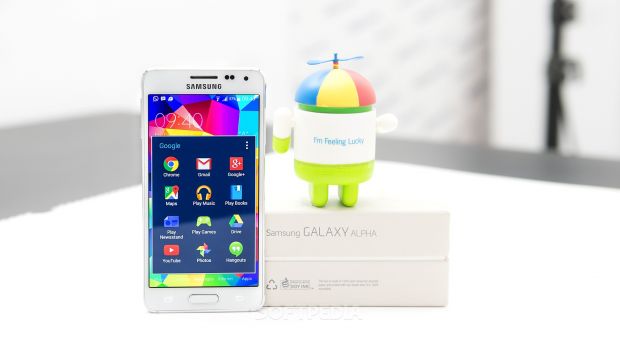 Samsung Galaxy Alpha showing Google apps
