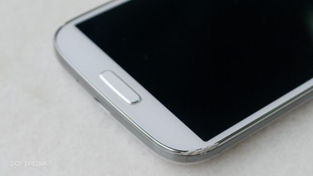 Samsung Galaxy S4 chipped plastic frame