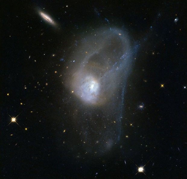 Merging pair NGC 3921