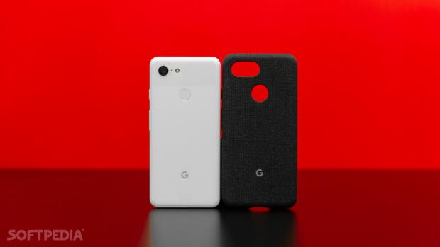 This is going to be my gear for the next three weeks: Pixel 3 and Google case
