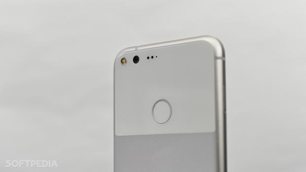 Google Pixel XL fingerprint sensor and main camera