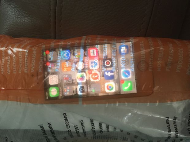 iPhone inside a bag of humidity absorber