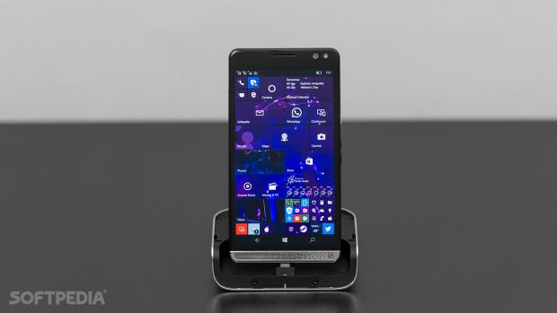 The HP Elite X3 in its dock