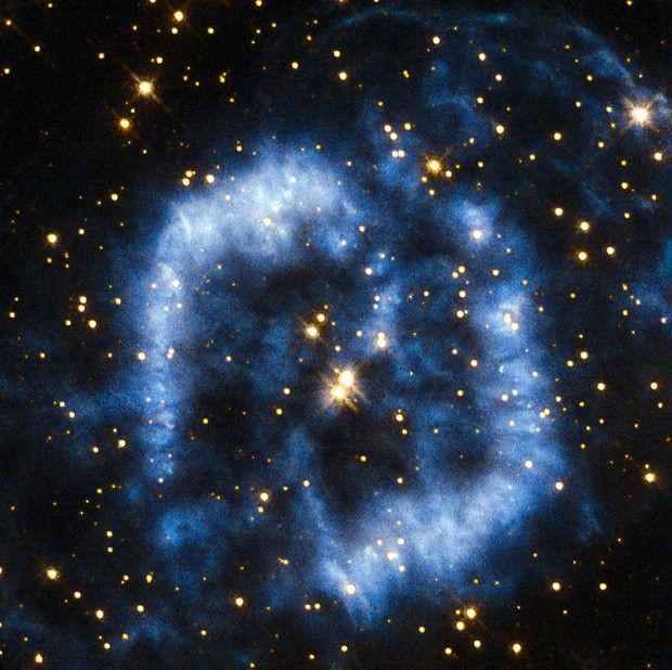 Hubble view of PK 329-02.2