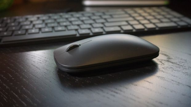 Microsoft Designer Desktop mouse with Bluetooth support