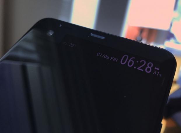 Secondary display on the HTC U Ultra