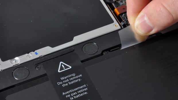 17-inch MacBook Pro opened - factory warnings