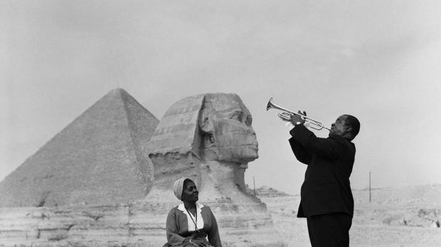 Louis Armstrong and wife Luciile in Giza